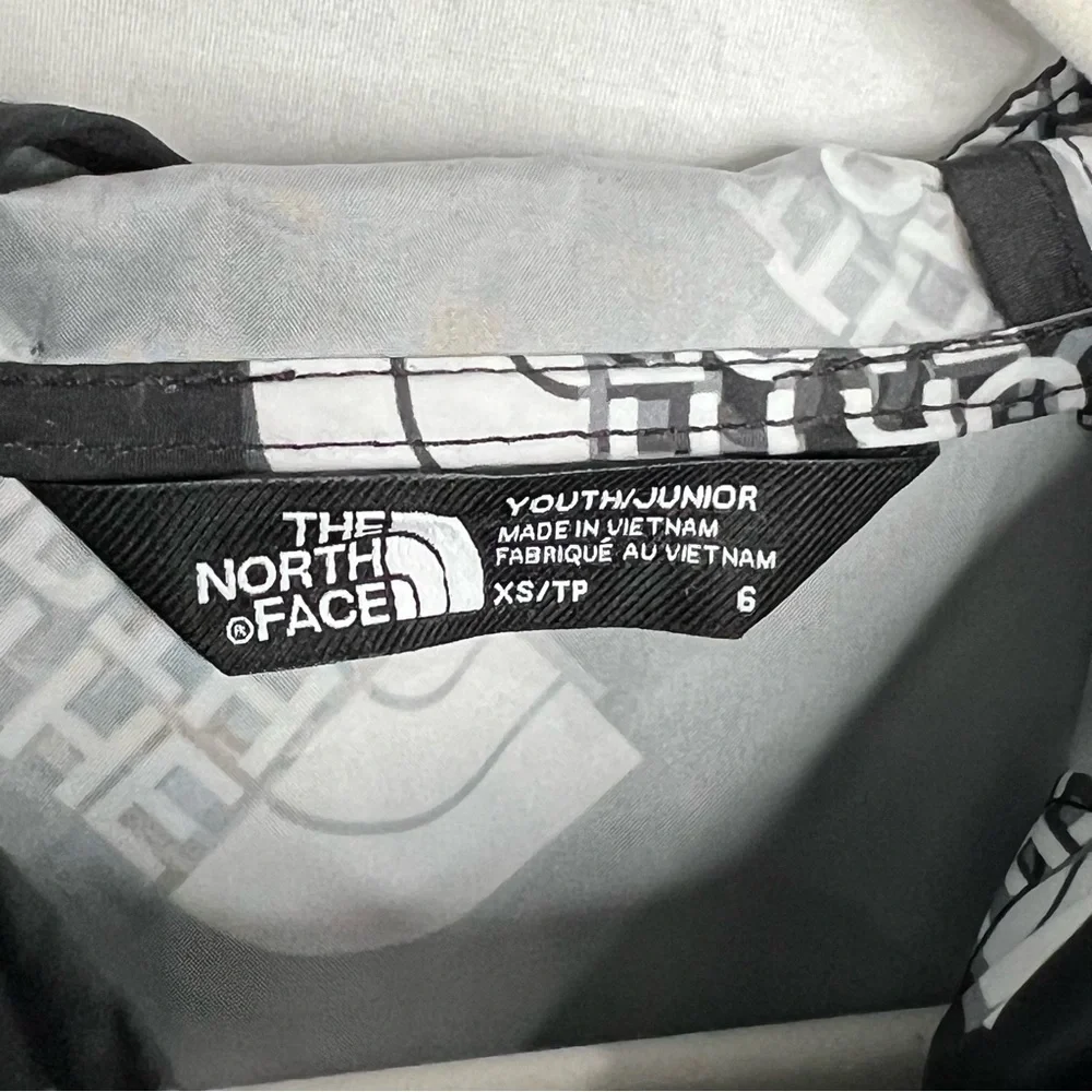 NWT THE NORTH FACE Printed Packable Wind‎ Jacket Black/White XS (6 YOUTH JR) TNF